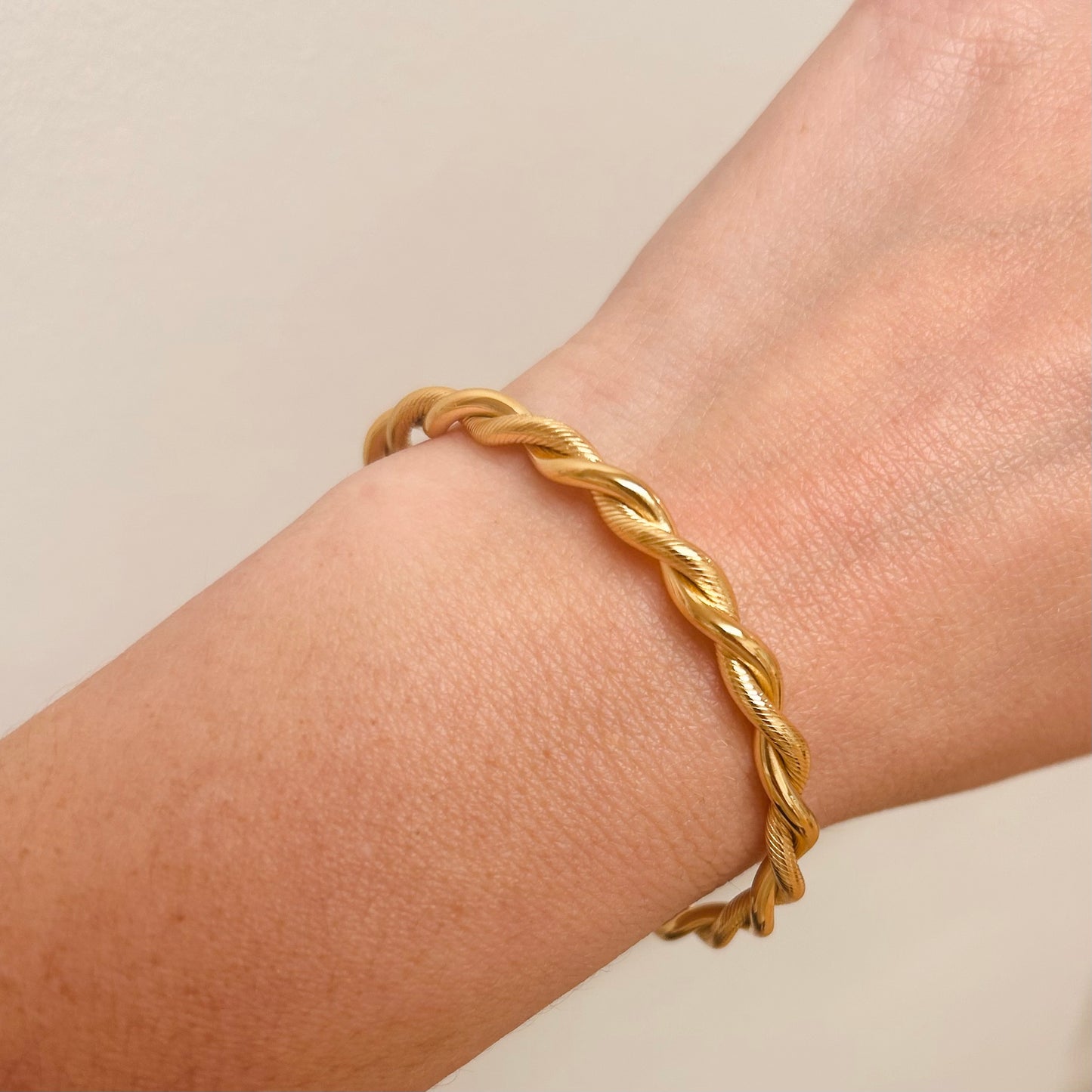 Everyday Gold Twist Bangle