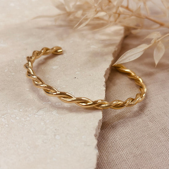 Everyday Gold Twist Bangle